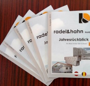 Die erste Seite des radel&hahn Jahresrueckblicks 2015