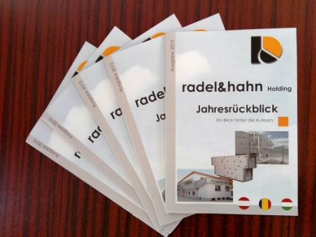 Die erste Seite des radel&hahn Jahresrueckblicks 2015