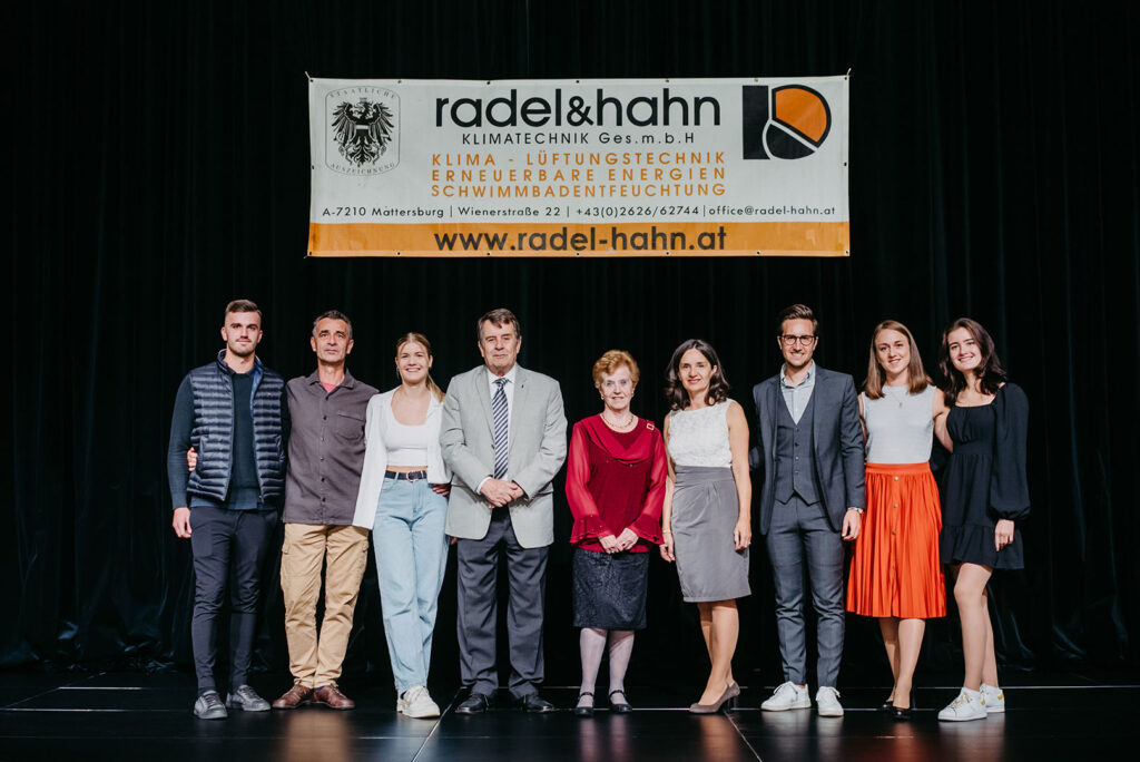 02RadelundHahn_50er_Familie-Hahn-und-Radel
